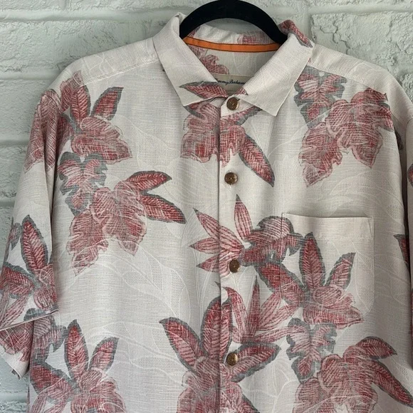 Tommy Bahama Reverse Print 100% Silk Camp Short Sleeve Casual Button Down size L
